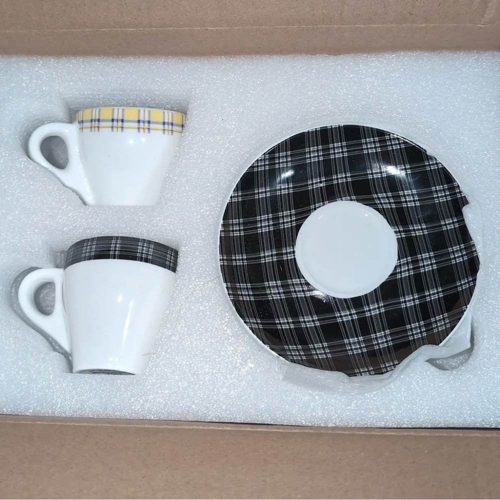 Clueless Tea Coffee Cups Set NIB